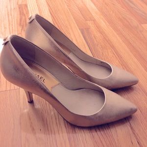 Michael Kors Gold Pumps 7M